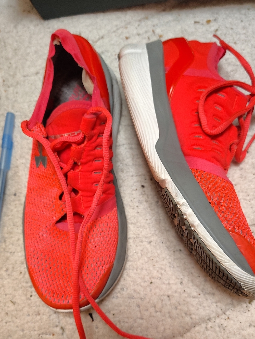 Under Armour Speedoform  Apollo 2 Athletic Shoes. Bright Pink.